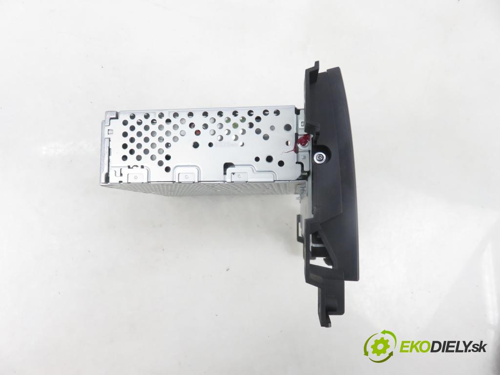 SUZUKI GRAND VITARA II (JT, TE, TD) SUV 2009 103,00 2.0 (JB420) - J20A 1995,00 RADIO CD 3910165JD
