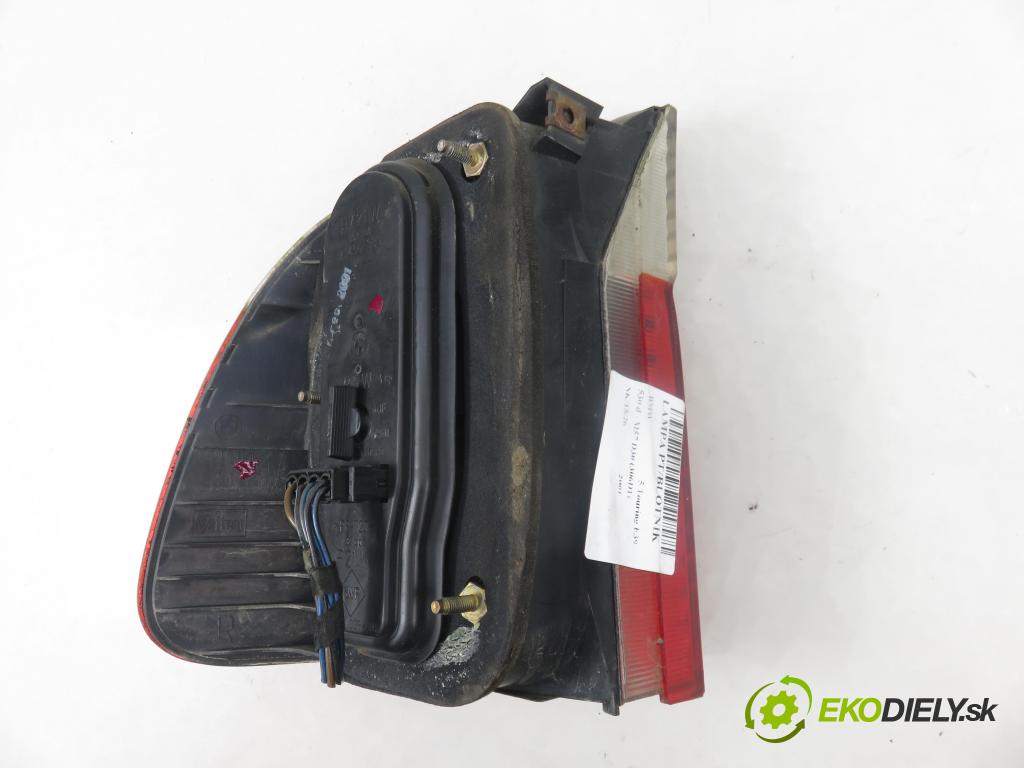 BMW 5 Touring (E39) KOMBI 2001 142,00 530 d - M57 D30 (306D1) 2926,00 Svetlo pravé zadné 6902532