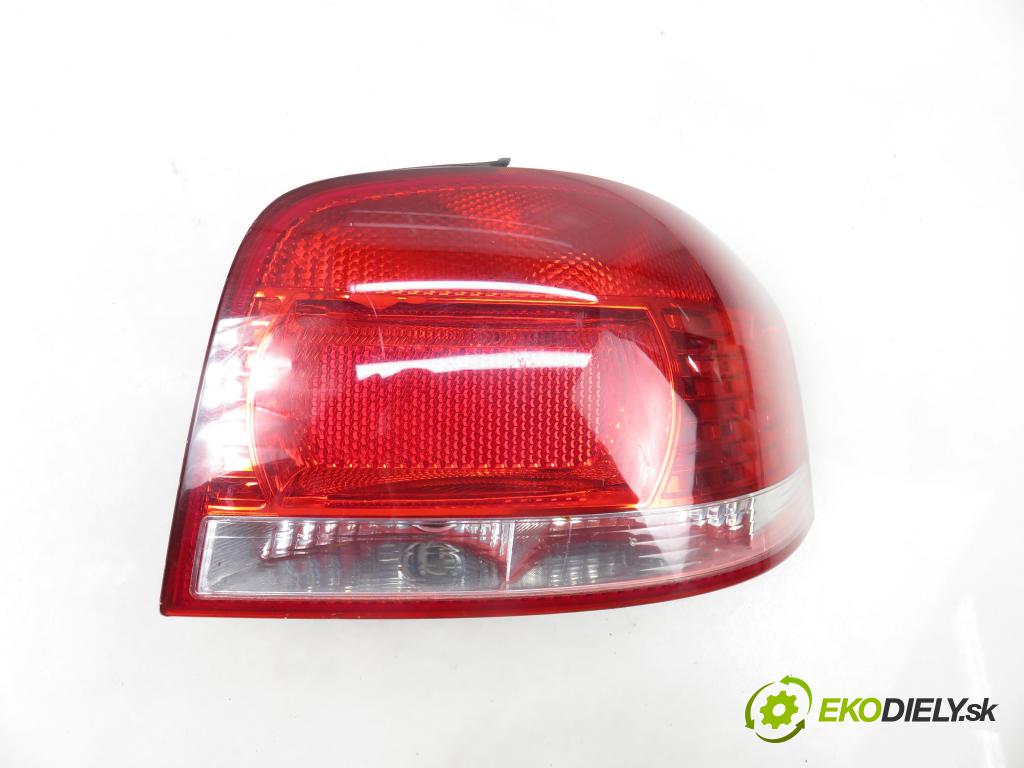 AUDI A3 (8P1) HB 2003 77,00 1.9 TDI PD 105 - BKC 1896,00 Svetlo pravé zadné 8P0945096