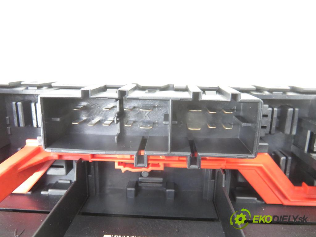 AUDI A3 (8P1) HB 2003 77,00 1.9 TDI PD 105 - BKC 1896,00 MODUL BORDNETZ 8P0907279A