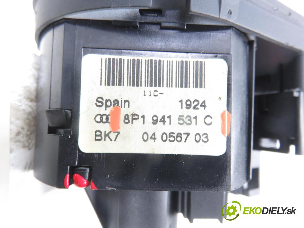 AUDI A3 (8P1) HB 2003 77,00 1.9 TDI PD 105 - BKC 1896,00 přepínač světla 8P1941531C