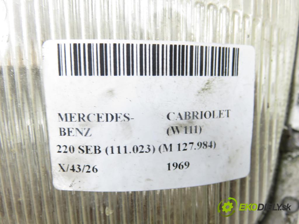 MERCEDES-BENZ CABRIOLET (W111) CABRIO 1969 88,00 220 SEB (111.023) (M 127.984) 2196,00 světlo PP