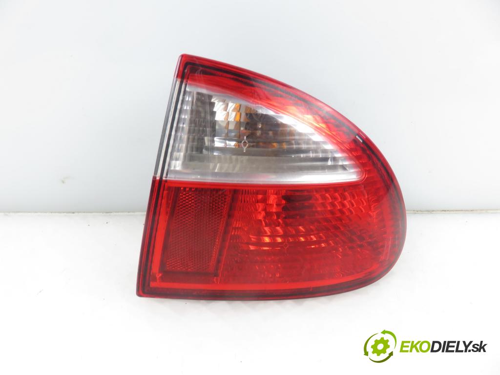 SEAT LEON (1M1) HB 2004 77,00 1.6 16 V - BCB 1598,00 Svetlo pravé zadné 
