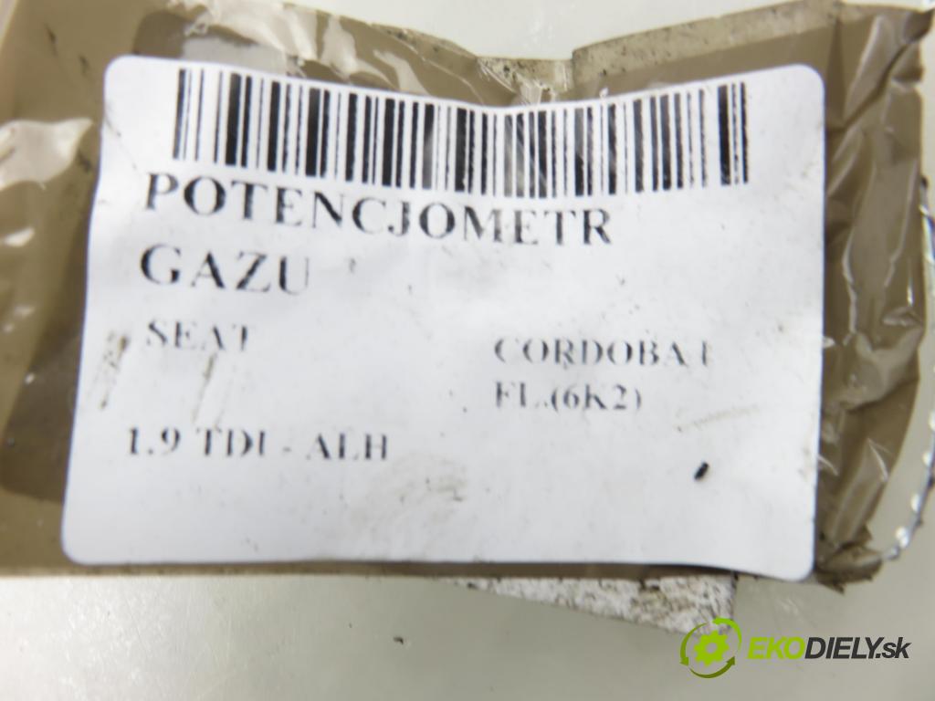 SEAT CORDOBA (6K2) SEDAN 2001 66,00 1.9 TDI - ALH 1896,00 potenciometr plynového pedálu 0281002339 ; 028907475AP (Potenciometr plynového pedálu)