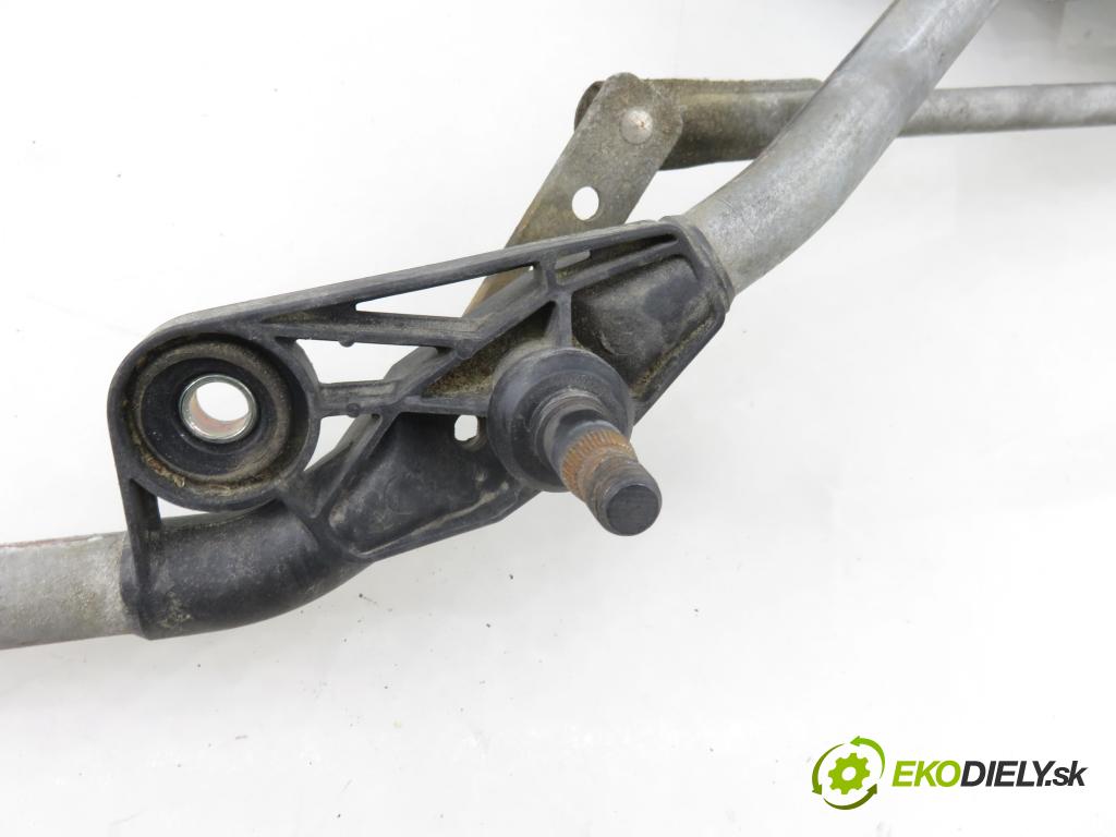 RENAULT SCENIC II (JM0/1_) MINIVAN 2004 83,00 1.6 (JM0C, JM0J, JM1B) - K4M 782 1598,00 MECHANISMUS/ motorek stěračů 8200327016 ; 53565202