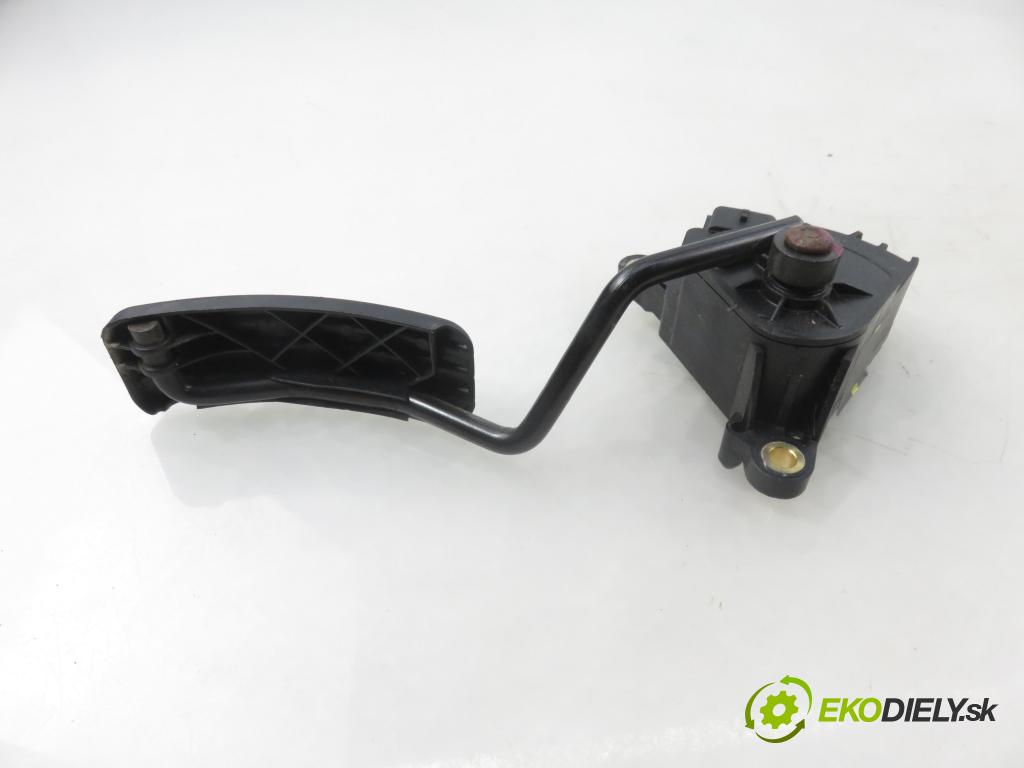 RENAULT SCENIC II (JM0/1_) MINIVAN 2004 83,00 1.6 (JM0C, JM0J, JM1B) - K4M 782 1598,00 potenciometr plynového pedálu 8200159645 (Potenciometr plynového pedálu)