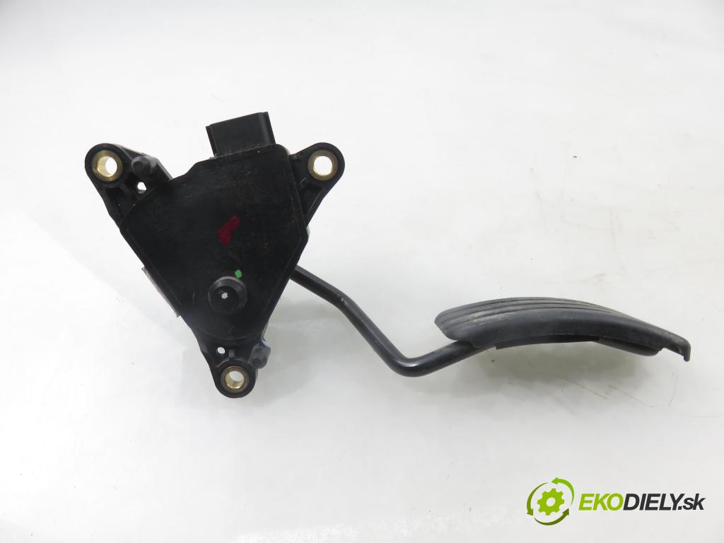 RENAULT SCENIC II (JM0/1_) MINIVAN 2004 83,00 1.6 (JM0C, JM0J, JM1B) - K4M 782 1598,00 potenciometr plynového pedálu 8200159645 (Potenciometr plynového pedálu)