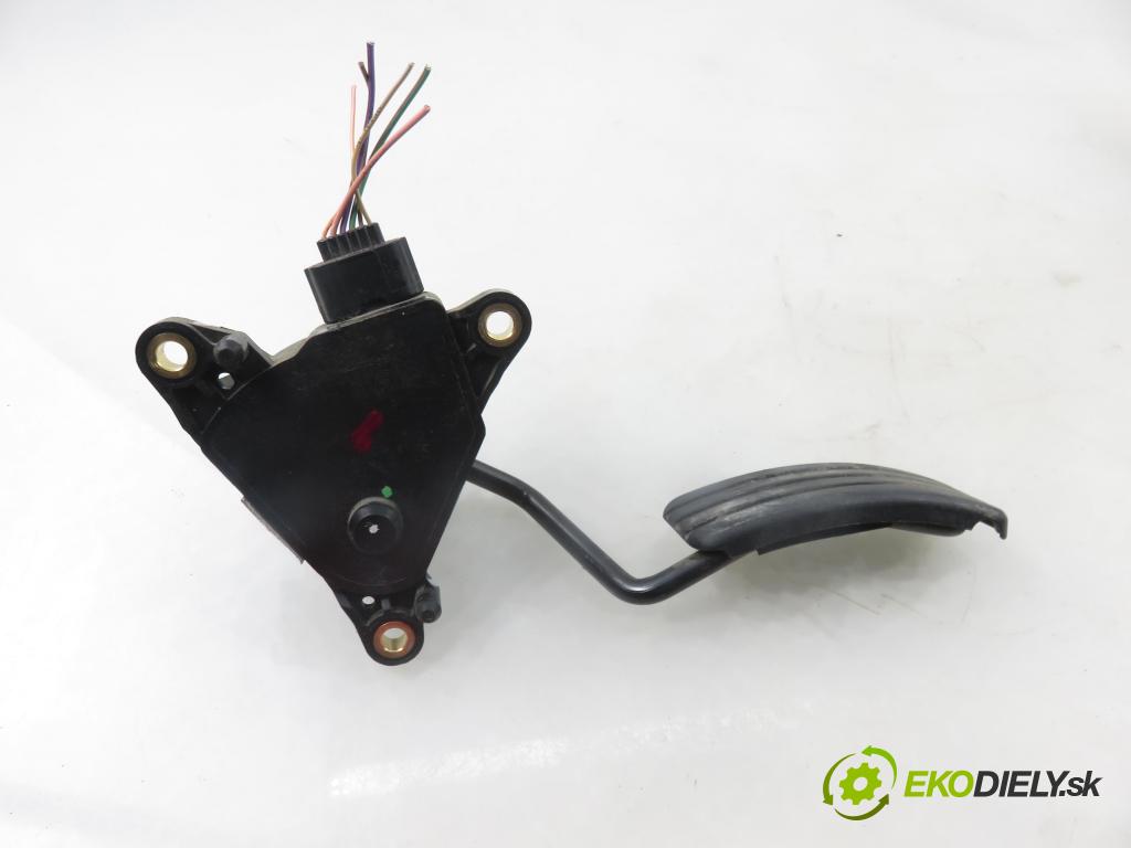 RENAULT SCENIC II (JM0/1_) MINIVAN 2004 83,00 1.6 (JM0C, JM0J, JM1B) - K4M 782 1598,00 potenciometr plynového pedálu 8200159645 (Potenciometr plynového pedálu)