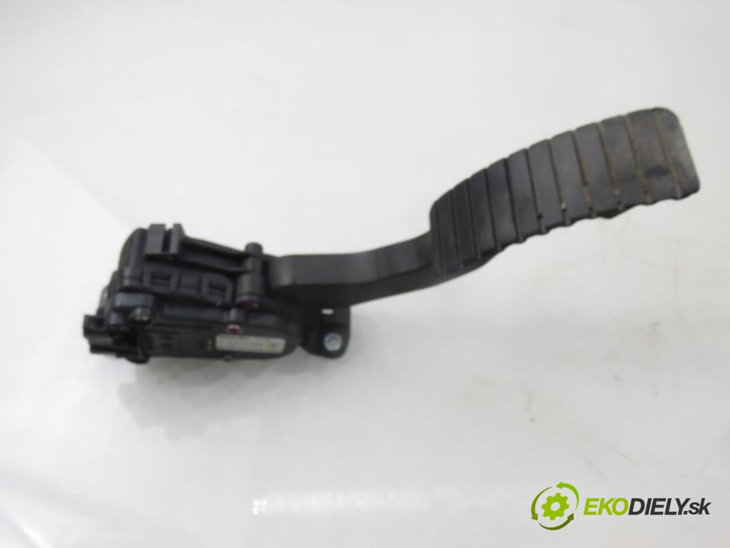 RENAULT LAGUNA II Grandtour (KG0/1_) KOMBI 2007 110,00 2.0 dCi 150 - M9R 740 1995,00 potenciometr plynového pedálu 8200415818A ; 6PV00908500 (Potenciometr plynového pedálu)