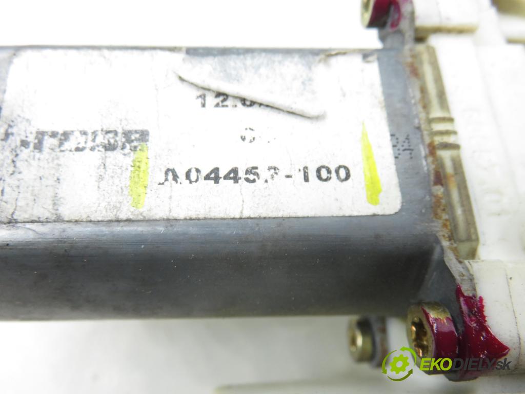 PEUGEOT 406 (8B) SEDAN 2000 80,00 2.0 HDI 110 - RHZ (DW10ATED) 1997,00 mechanismus oken A04452100