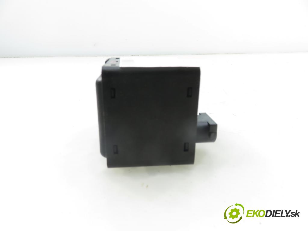 RENAULT SCENIC II (JM0/1_) MINIVAN 2004 83,00 1.6 (JM0C, JM0J, JM1B) - K4M 782 1598,00 blokáda tyče volantu 8200033233 ; E0160000