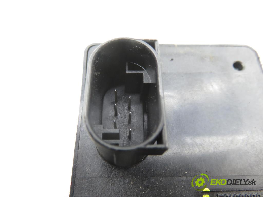 RENAULT SCENIC II (JM0/1_) MINIVAN 2004 83,00 1.6 (JM0C, JM0J, JM1B) - K4M 782 1598,00 blokáda tyče volantu 8200033233 ; E0160000