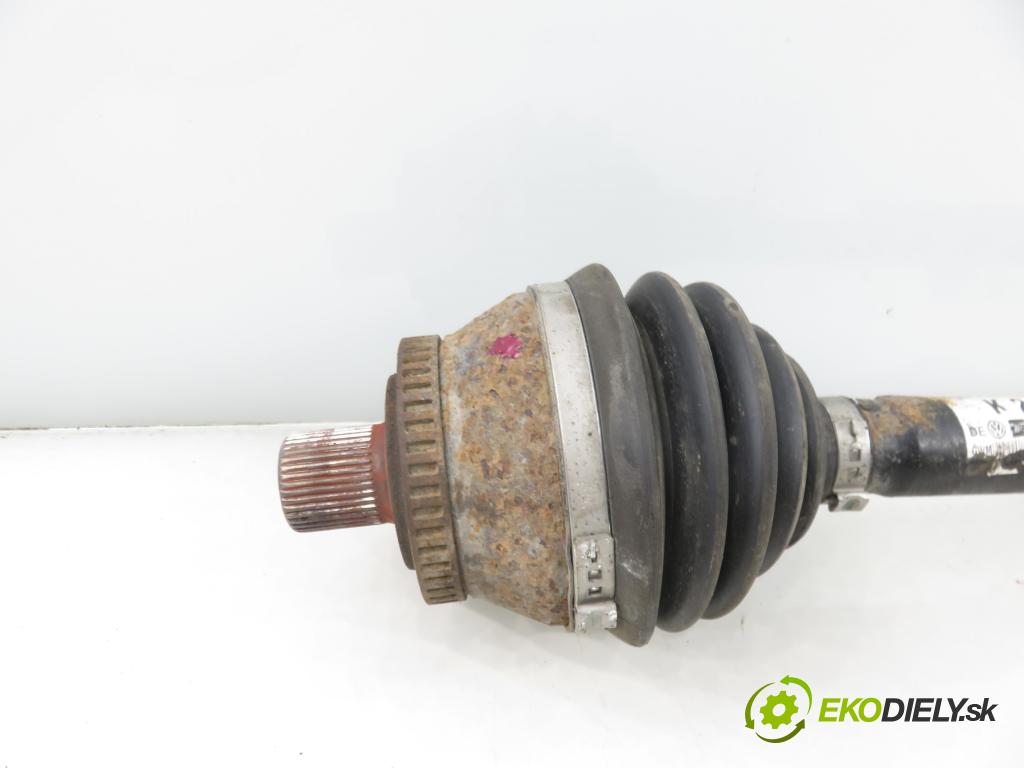 AUDI A4 (8E2, B6) SEDAN 2003 74,00 1.9 TDI PD 101 - AVB 1896,00 poloos PP 8E0407272S