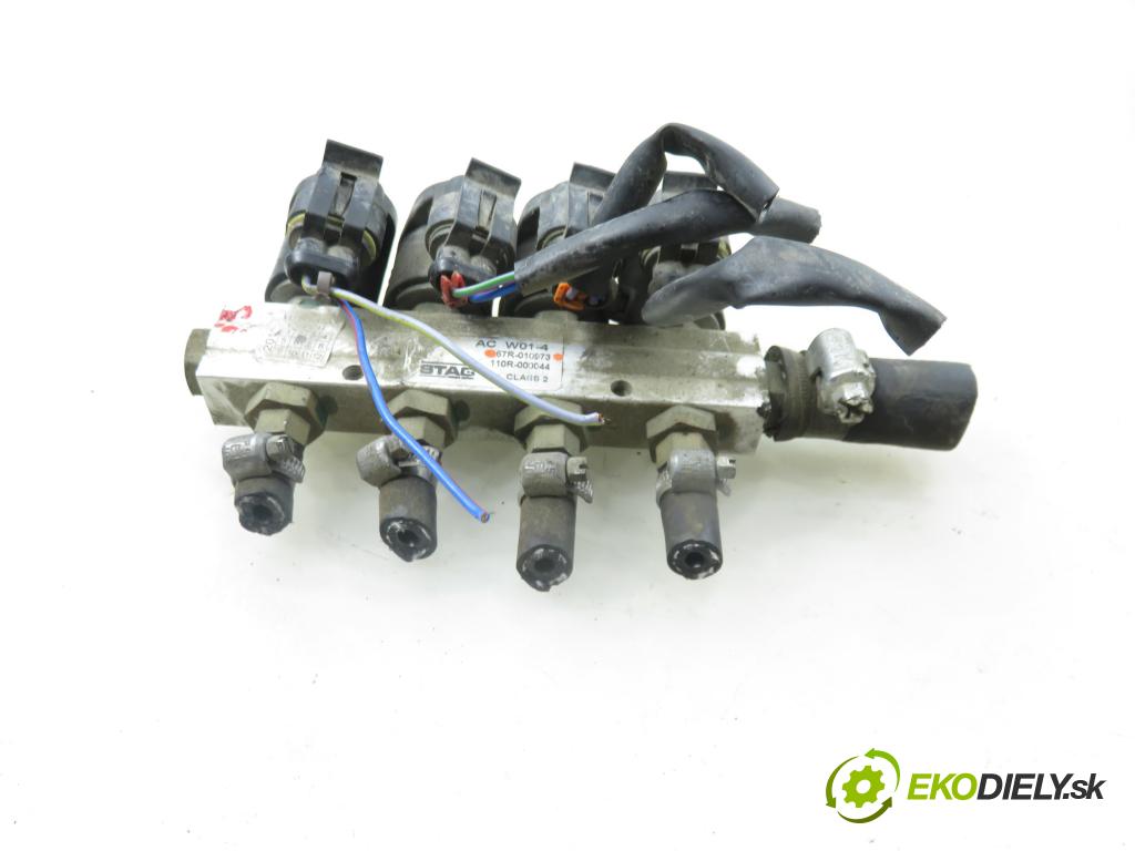SEAT LEON (1M1) HB 2004 77,00 1.6 16 V - BCB 1598,00 Lišta vstrekovacia LPG 67R010973
