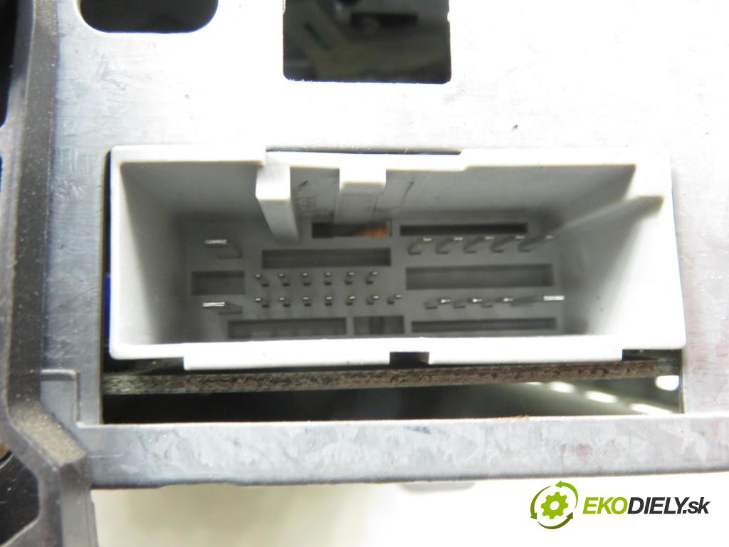 FORD FUSION (JU_) HB 2002 74,00 1.6 - FYJC 1596,00 RADIO CD 2S6118C815AF