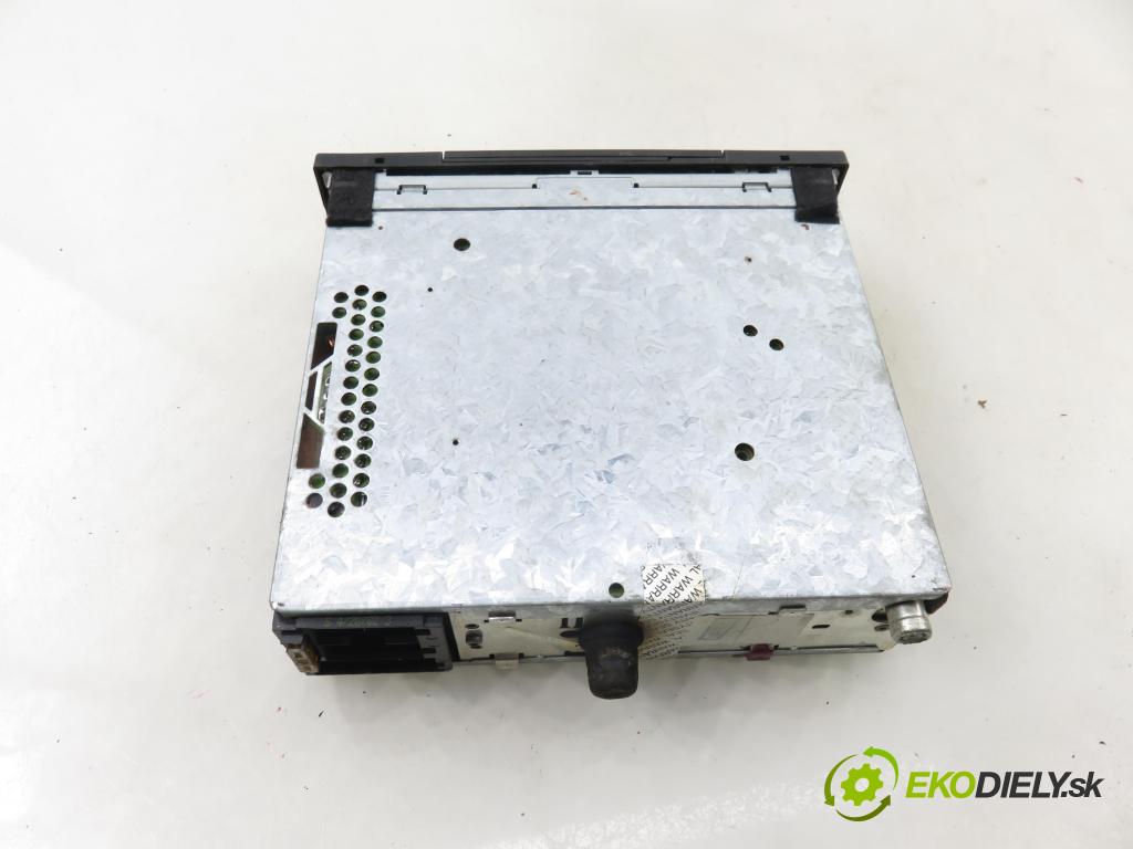 VW GOLF IV (1J1) HB 2002 77,00 1.6 16V - BCB 1598,00 RADIO modul 1J0035152F