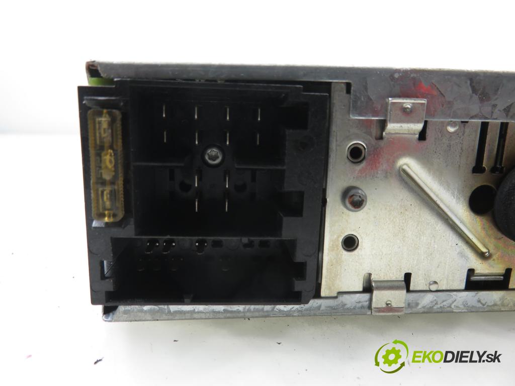 VW GOLF IV (1J1) HB 2002 77,00 1.6 16V - BCB 1598,00 RADIO modul 1J0035152F