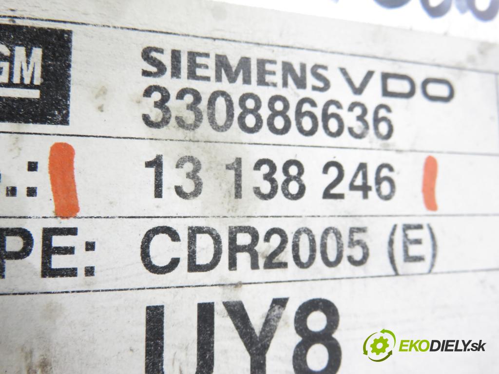 OPEL MERIVA A nadwozie wielkoprzestrzenne (MPV) (X03) HB 2004 74,00 1.7 CDTI - Z 17 DTH 1686,00 RADIO CD 13138246