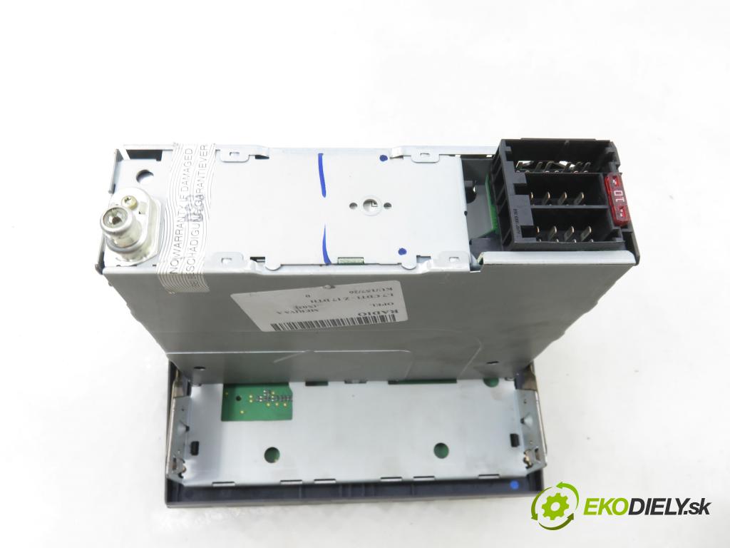 OPEL MERIVA A nadwozie wielkoprzestrzenne (MPV) (X03) HB 2004 74,00 1.7 CDTI - Z 17 DTH 1686,00 RADIO CD 13138246