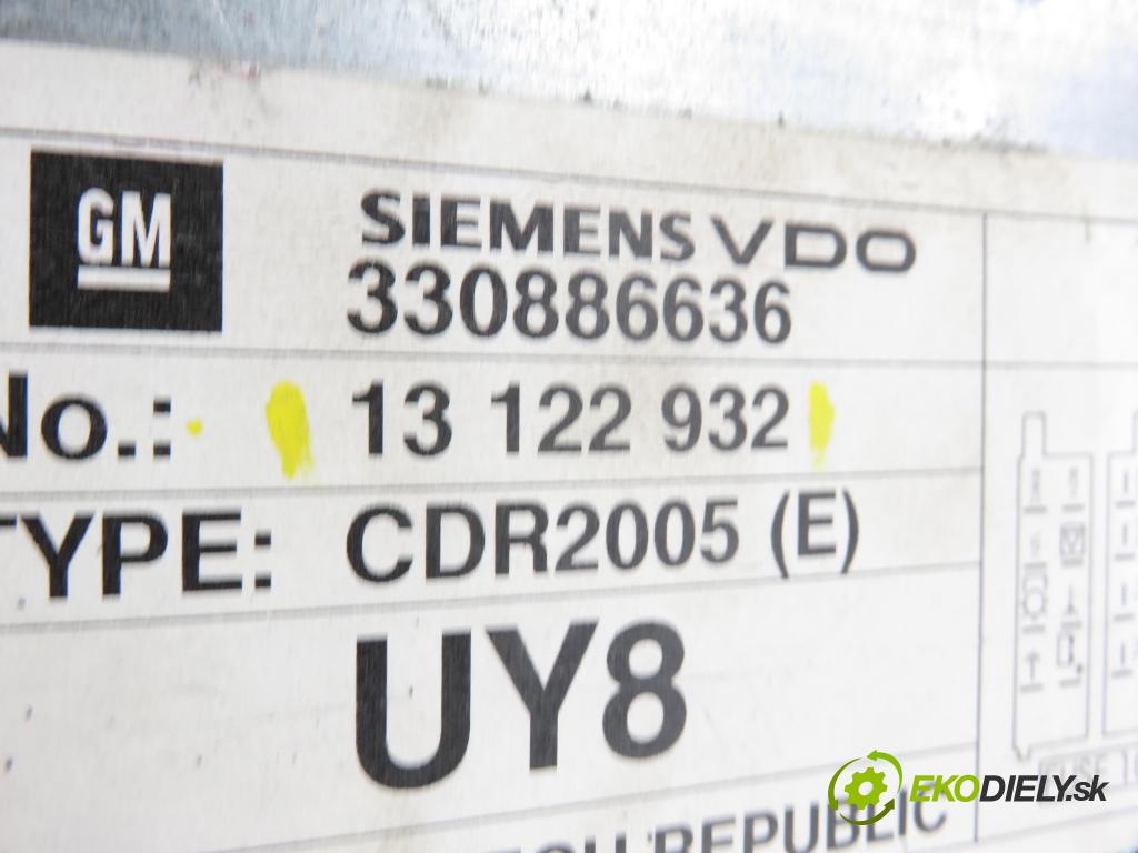 OPEL MERIVA A nadwozie wielkoprzestrzenne (MPV) (X03) HB 2004 74,00 1.7 CDTI - Z 17 DTH 1686,00 RADIO CD 13122932
