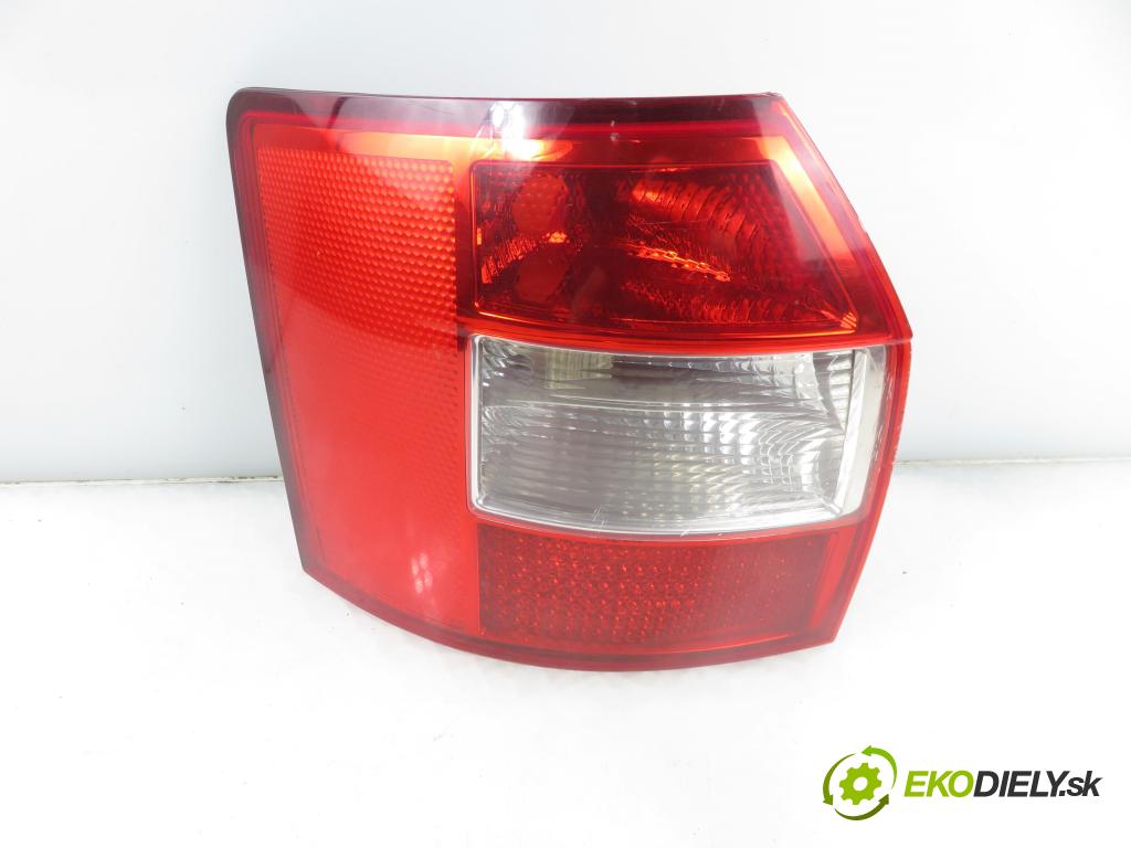 AUDI A4 Avant (8E5, B6) KOMBI 2004 96,00 1.9 TDI PD 130 - AVF 1896,00 světlo levé zadní 8E9945095