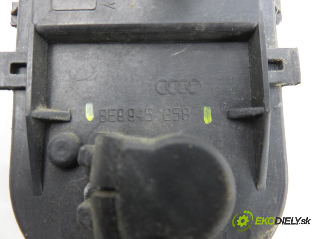 AUDI A4 Avant (8E5, B6) KOMBI 2004 96,00 1.9 TDI - AVF 1896,00 PŘÍSPĚVEK svetla pravý ZADNÍ: 8E9945258