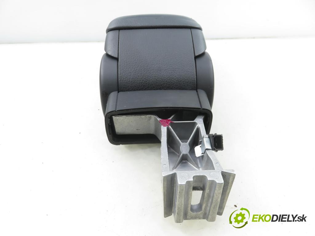 AUDI A4 Avant (8E5, B6) KOMBI 2004 96,00 1.9 TDI - AVF 1896,00 OPĚRADLO 8E0864207D