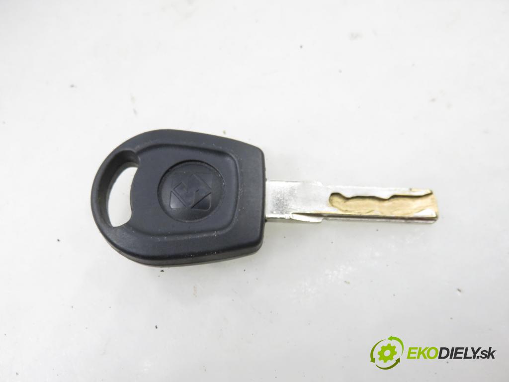 AUDI A2 (8Z0) HB 2002 55,00 1.4 - BBY 1390,00 spinačka / zámky 4B0905851G