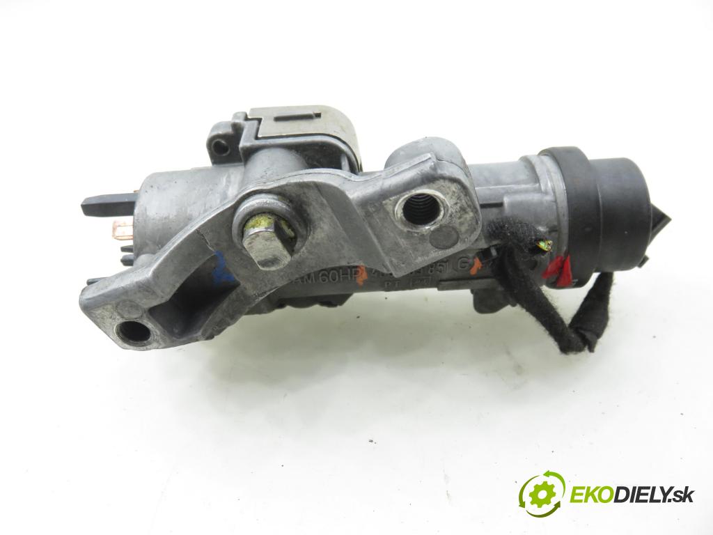 AUDI A2 (8Z0) HB 2002 55,00 1.4 - BBY 1390,00 spinačka / zámky 4B0905851G