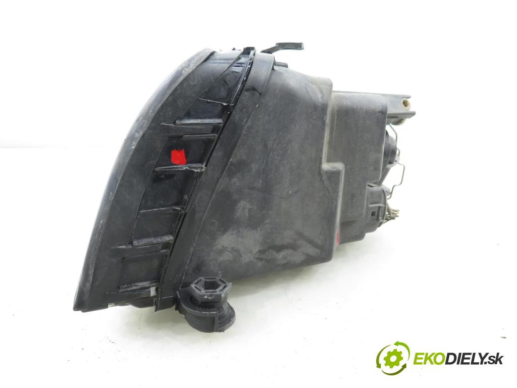 AUDI A2 (8Z0) HB 2002 55,00 1.4 - BBY 1390,00 Svetlo PP 8Z0941004K