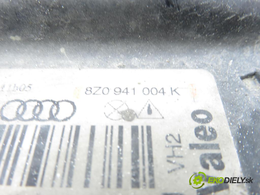 AUDI A2 (8Z0) HB 2002 55,00 1.4 - BBY 1390,00 Svetlo PP 8Z0941004K