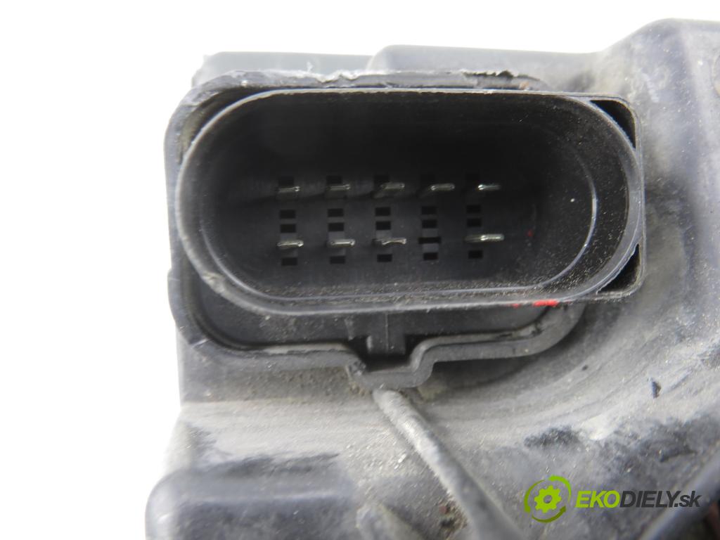 AUDI A2 (8Z0) HB 2002 55,00 1.4 - BBY 1390,00 Svetlo PP 8Z0941004K