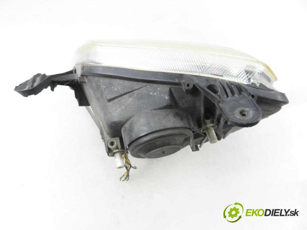 OPEL MERIVA A nadwozie wielkoprzestrzenne (MPV) (X03) HB 2004 74,00 1.6 16V - Z 16 XE 1598,00 světlo PP 93321053