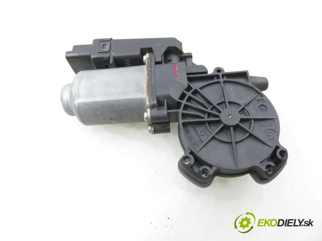 RENAULT SCENIC II (JM0/1_) MINIVAN 2004 83,00 1.6 (JM0C, JM0J, JM1B) - K4M 782 1598,00 motorek sťahovaní oken PP 400749K ; 440776F