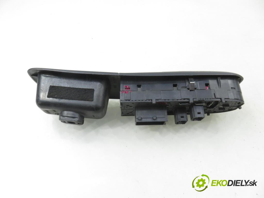 PEUGEOT 406 (8B) SEDAN 2000 80,00 2.0 HDI 110 1997,00 Panel ovládania okien