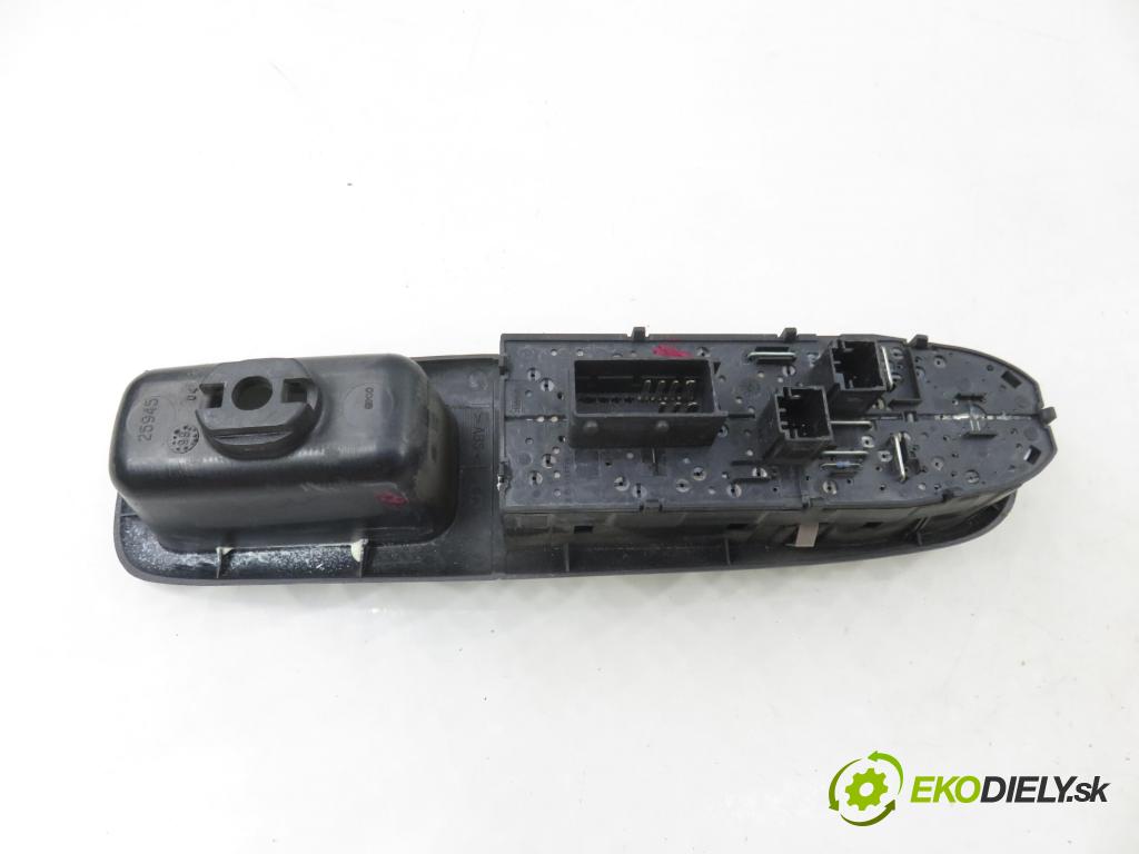PEUGEOT 406 (8B) SEDAN 2000 80,00 2.0 HDI 110 1997,00 Panel ovládania okien