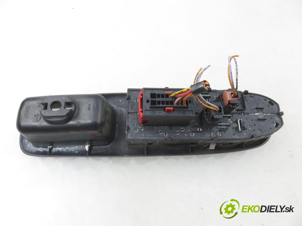 PEUGEOT 406 (8B) SEDAN 2000 80,00 2.0 HDI 110 1997,00 Panel ovládania okien
