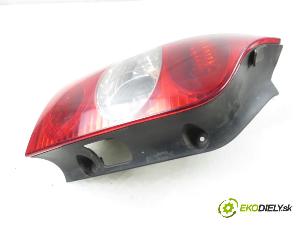RENAULT LAGUNA II Grandtour (KG0/1_) KOMBI 2007 110,00 2.0 dCi 150 - M9R 740 1995,00 Svetlo ľavé zadné 8200002471
