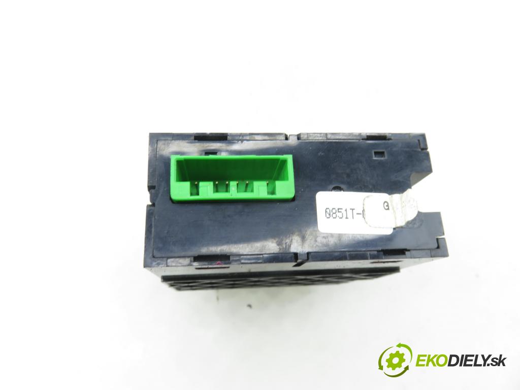 HONDA CIVIC VII Hatchback (EU, EP, EV) HB 2003 55,00 1.4 i - D14Z6 1396,00 Panel kúrenia KLIMATIZACE: 79500S6DG021M1