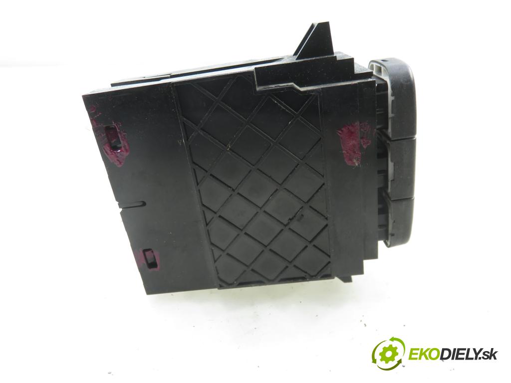 HONDA CIVIC VII Hatchback (EU, EP, EV) HB 2003 55,00 1.4 i - D14Z6 1396,00 Panel kúrenia KLIMATIZACE: 79500S6DG021M1