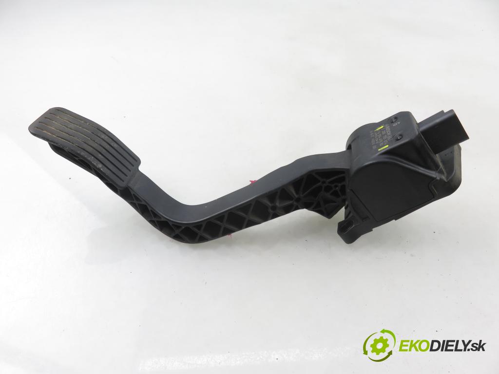 PEUGEOT 206 liftback (2A/C) HB 2006 80,00 1.6 16V - NFU (TU5JP4) 1587,00 potenciometr plynového pedálu 9659449880 ; 0280755074 (Potenciometr plynového pedálu)
