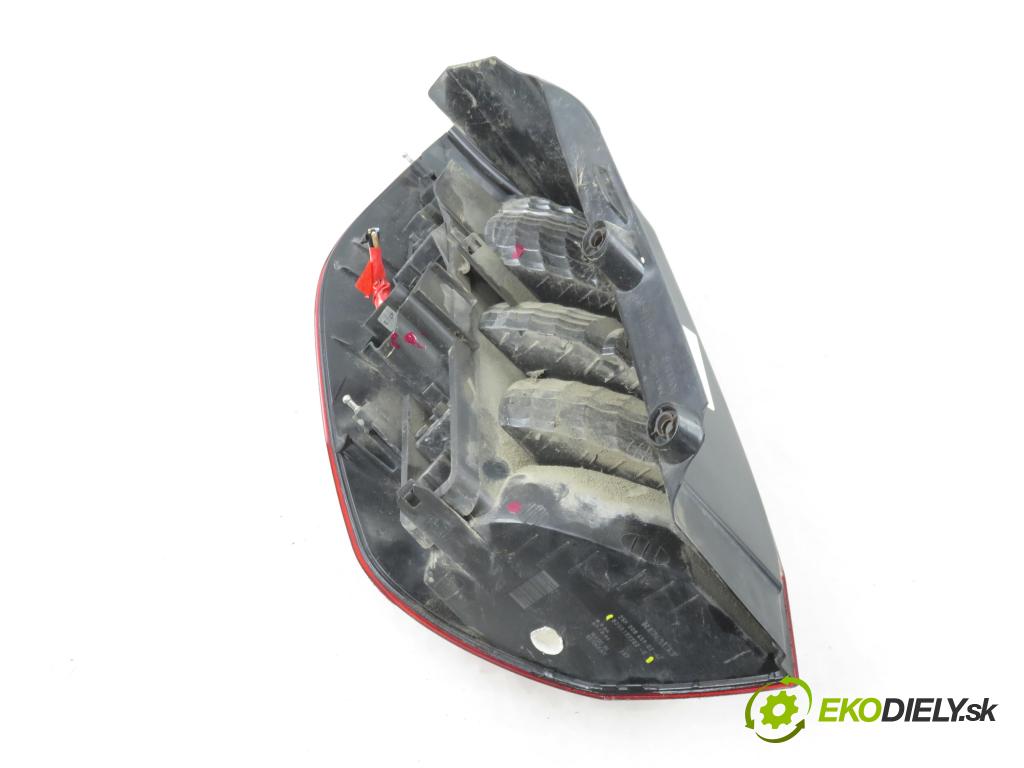 RENAULT SCENIC II (JM0/1_) MINIVAN 2004 83,00 1.6 (JM0C, JM0J, JM1B) - K4M 782 1598,00 světlo pravé zadní 8200127702E