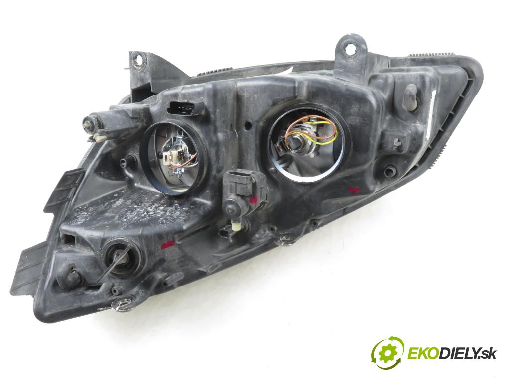 RENAULT SCENIC II (JM0/1_) MINIVAN 2004 83,00 1.6 (JM0C, JM0J, JM1B) - K4M 782 1598,00 Svetlo PP