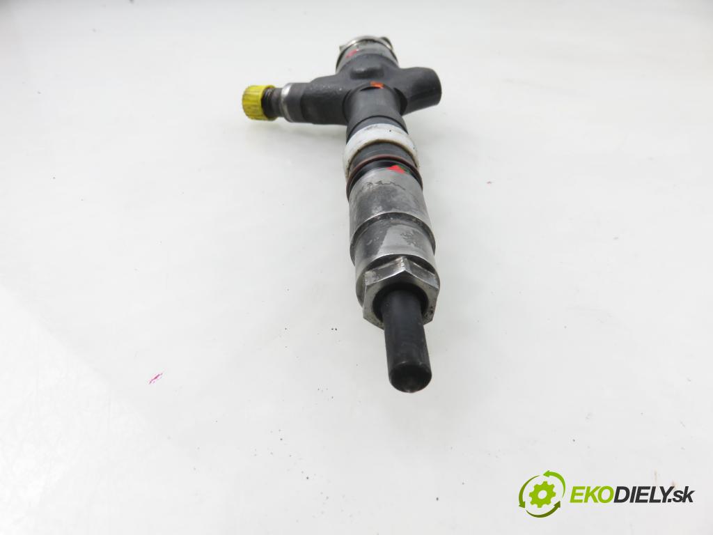 TOYOTA COROLLA Verso (ZER_, ZZE12_, R1_) MINIVAN 2005 85,00 2.0 D-4D (CUR10_) - 1CD-FTV 1995,00 vstřikovač 236700G010 (Vstřikovač paliva)