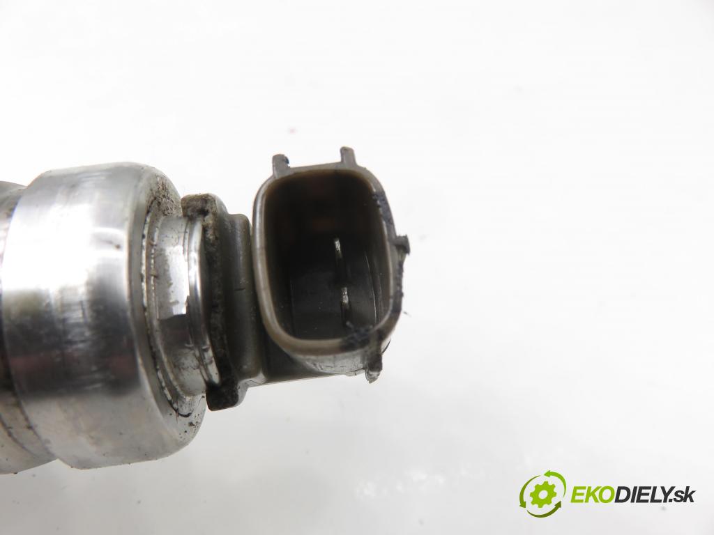 TOYOTA COROLLA Verso (ZER_, ZZE12_, R1_) MINIVAN 2005 85,00 2.0 D-4D (CUR10_) - 1CD-FTV 1995,00 vstřikovač 236700G010 (Vstřikovač paliva)