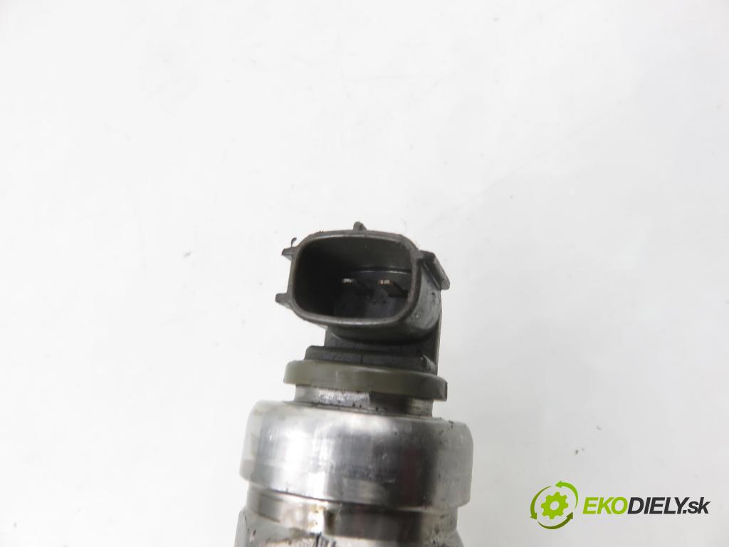 TOYOTA COROLLA Verso (ZER_, ZZE12_, R1_) MINIVAN 2005 85,00 2.0 D-4D (CUR10_) - 1CD-FTV 1995,00 vstřikovač 236700G010 (Vstřikovač paliva)
