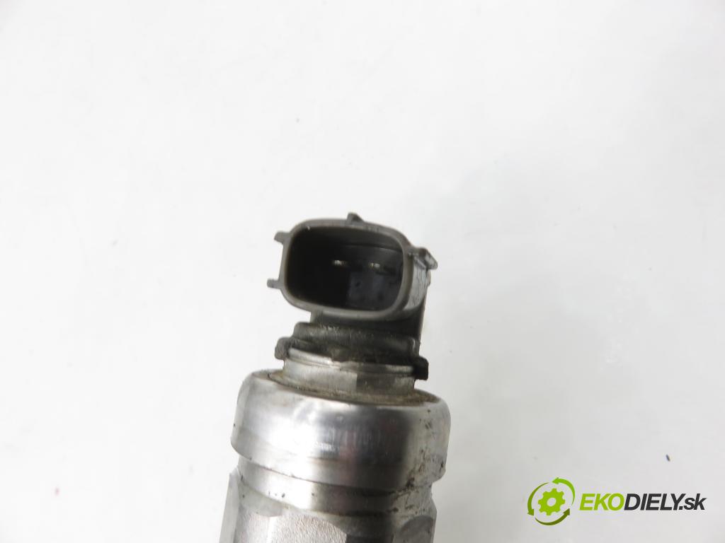 TOYOTA COROLLA Verso (ZER_, ZZE12_, R1_) MINIVAN 2005 85,00 2.0 D-4D (CUR10_) - 1CD-FTV 1995,00 vstřikovač 236700G010 (Vstřikovač paliva)
