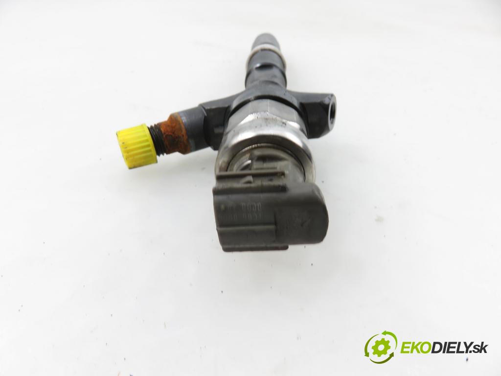 TOYOTA COROLLA Verso (ZER_, ZZE12_, R1_) MINIVAN 2005 85,00 2.0 D-4D (CUR10_) - 1CD-FTV 1995,00 vstřikovač 236700G010 (Vstřikovač paliva)