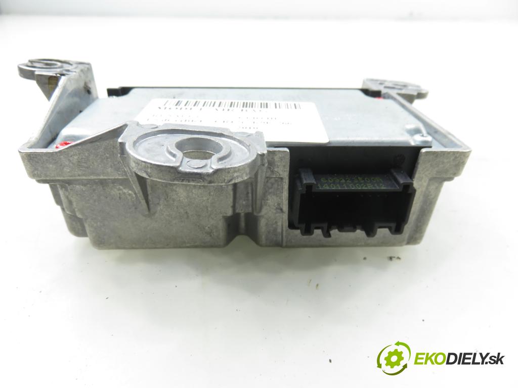 RENAULT CLIO III (BR0/1, CR0/1) HB 2010 63,00 1.5 dCi (BR17, CR17) - K9K 766 1461,00 MODUL air BAG 610796000 ; 8201043701