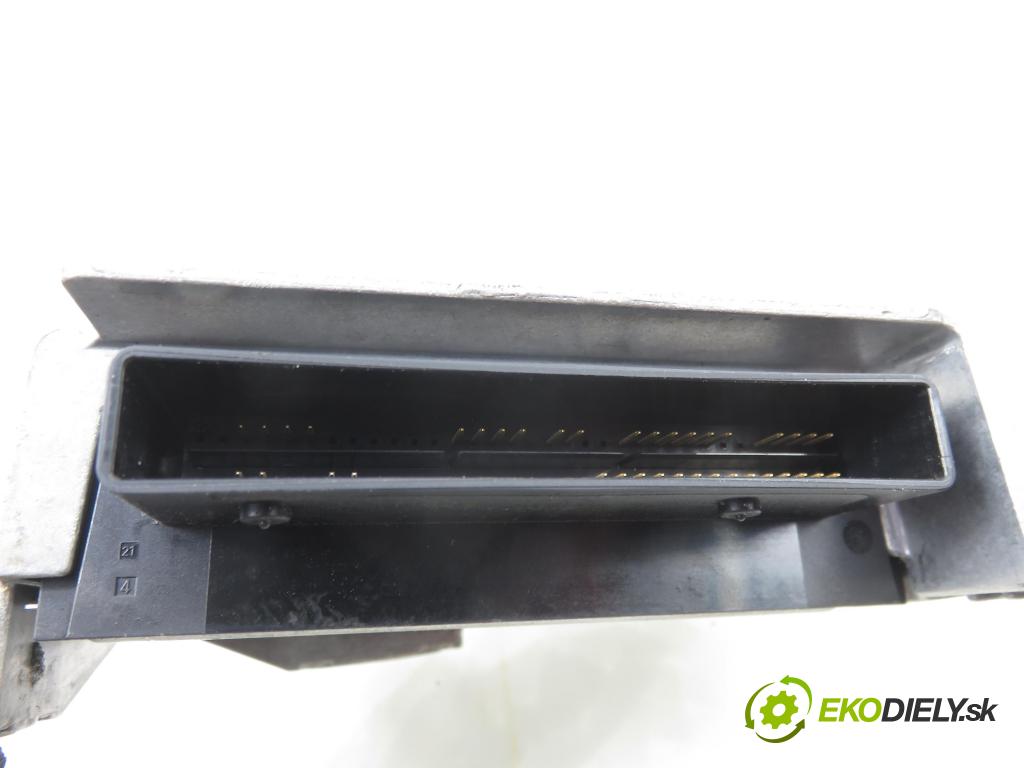 RENAULT CLIO III (BR0/1, CR0/1) HB 2010 63,00 1.5 dCi (BR17, CR17) - K9K 766 1461,00 MODUL air BAG 610796000 ; 8201043701